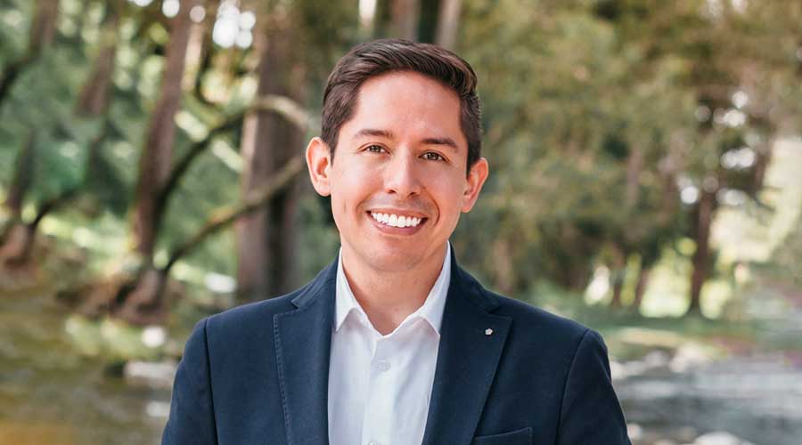 Dr. Andrés Martínez Moscoso