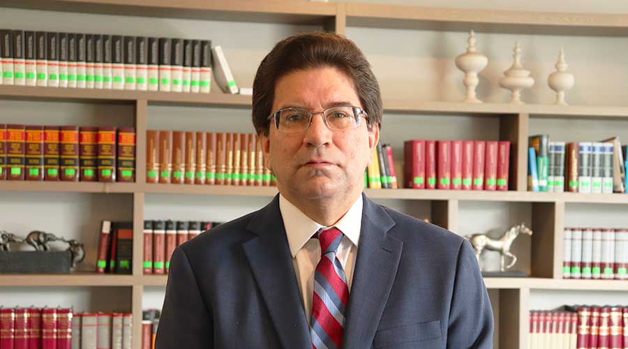 Dr. Santiago Velázquez